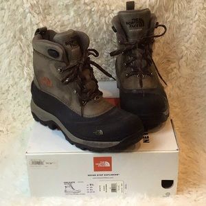 Men’s size 9.5 The North Face Waterproof boots